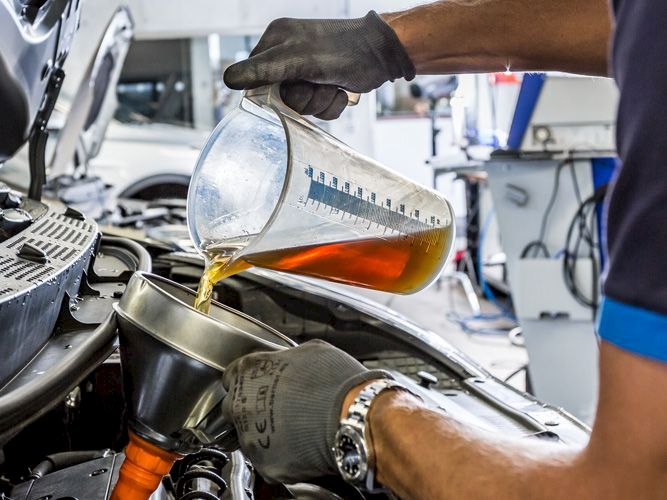 Spenglerei und Lackiererei