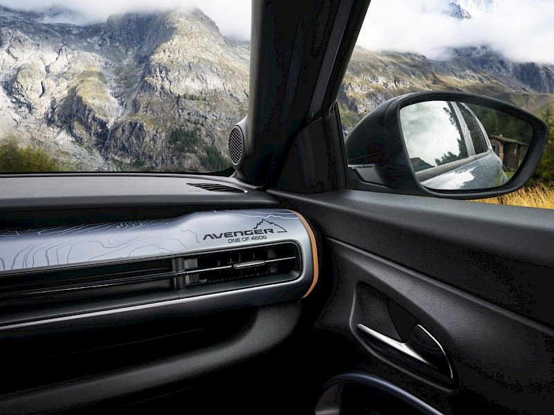 Bild jeepavenger4xethenorthfaceedition_6.800x600.jpg