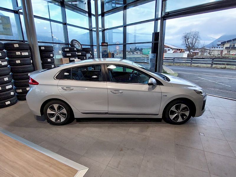 Hyundai Ioniq Style 1,6 GDi PHEV AT