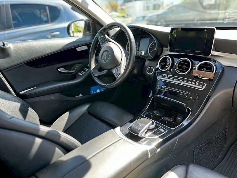 Mercedes-Benz C-Klasse C 220 d T 4MATIC Aut.