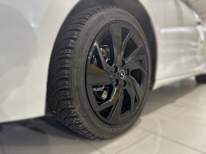 Opel Astra 1.2 GS AT8 *Winterreifen*