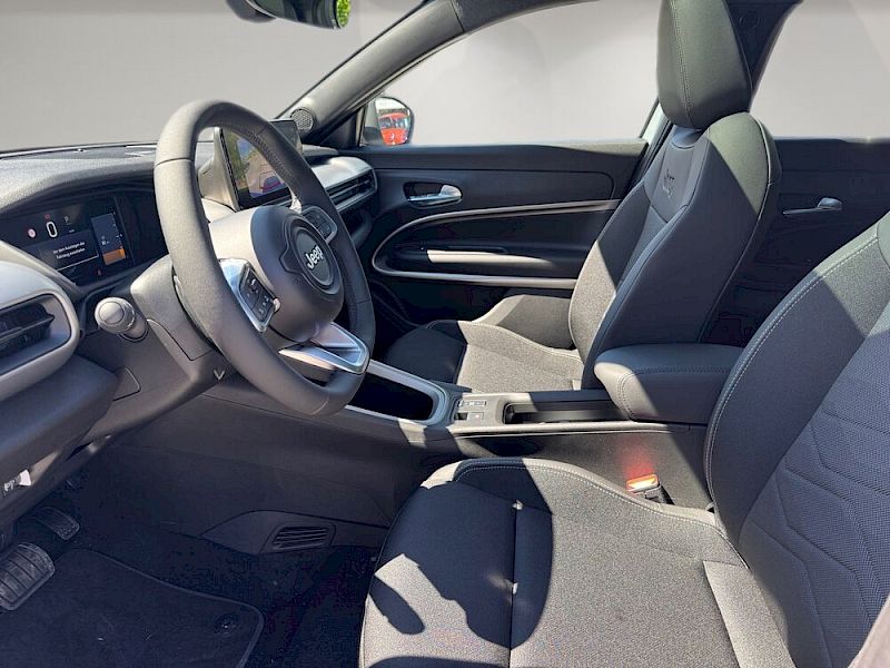 Jeep Avenger 1,2 e-Hybrid Summit